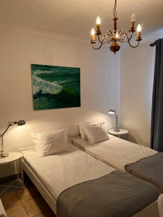 莱鲍Pod Roza Economy住宿加早餐旅馆 外观 照片